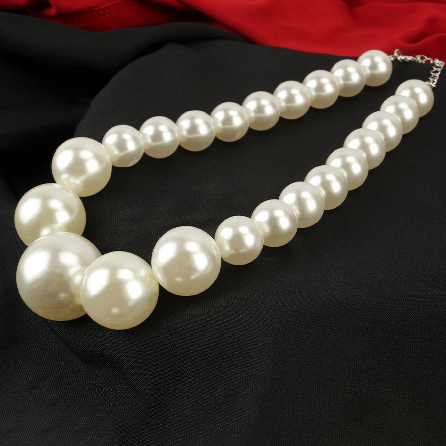 Large pearl necklace bracelet earrings set of three women in Europe and the United States light luxury French retro
