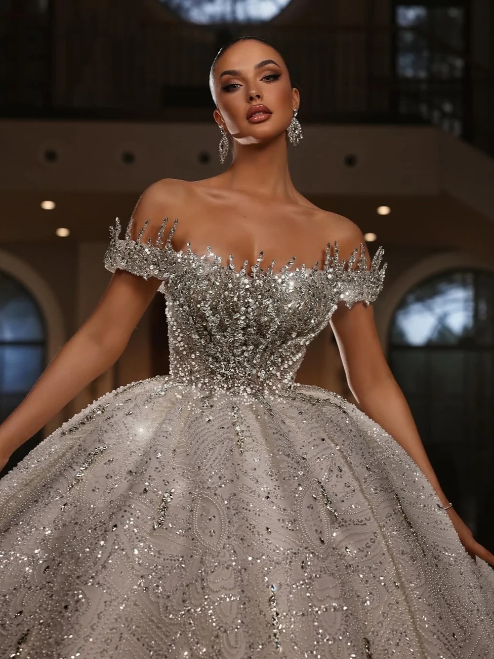 Exquisite Ball Gown Wedding Dress For Women High Collar Sleeveless Bridal Gowns Crystal Sequins Sweep Train Dresses Custom Made vestidos de novia