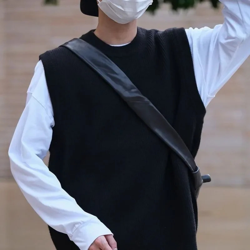 Knit Sweater Male Sleeveless Solid Color Mens Clothing Waistcoat Vest Crewneck Black Round Collar Plain Korean 2024 Autumn Old 250225