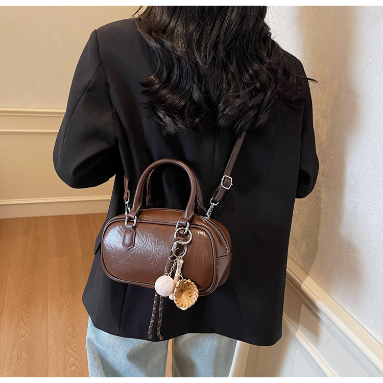 2025 new hand-held bowling for women, niche fashion, color blocking, versatile, single shoulder crossbody bag, stylish small square bag #swissmilitary