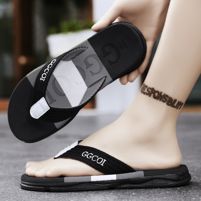 Free shipping 2025 new designer slippers for mens black fashion summer Beach Casual comfortable Flip Flops sandal size eur 38-45 daily wear outdoor