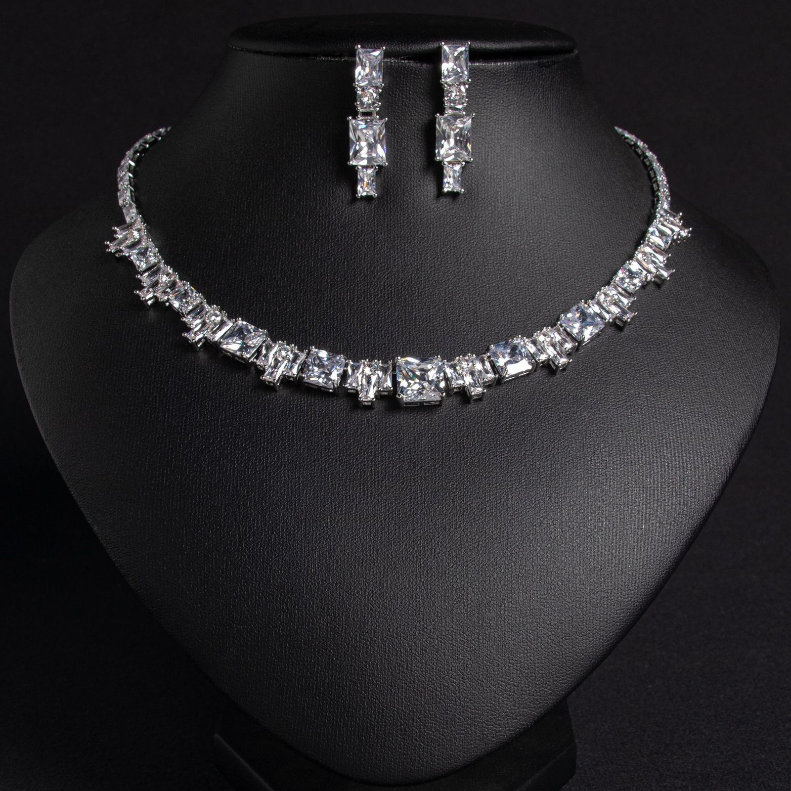 New Luxury Ice Flower Cut Zircon Color Treasure Necklace Set Wedding Dress Accessories Banquet Zircon Jewelry 241115