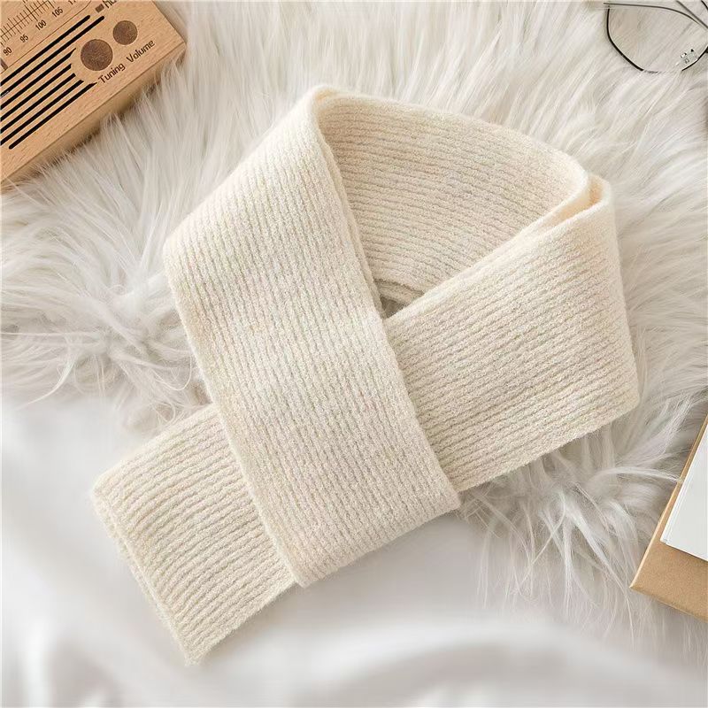 T180 new style all-match fashion warm small scarf female autumn and winter Korean version high-grade neck cover neck collar scarf
