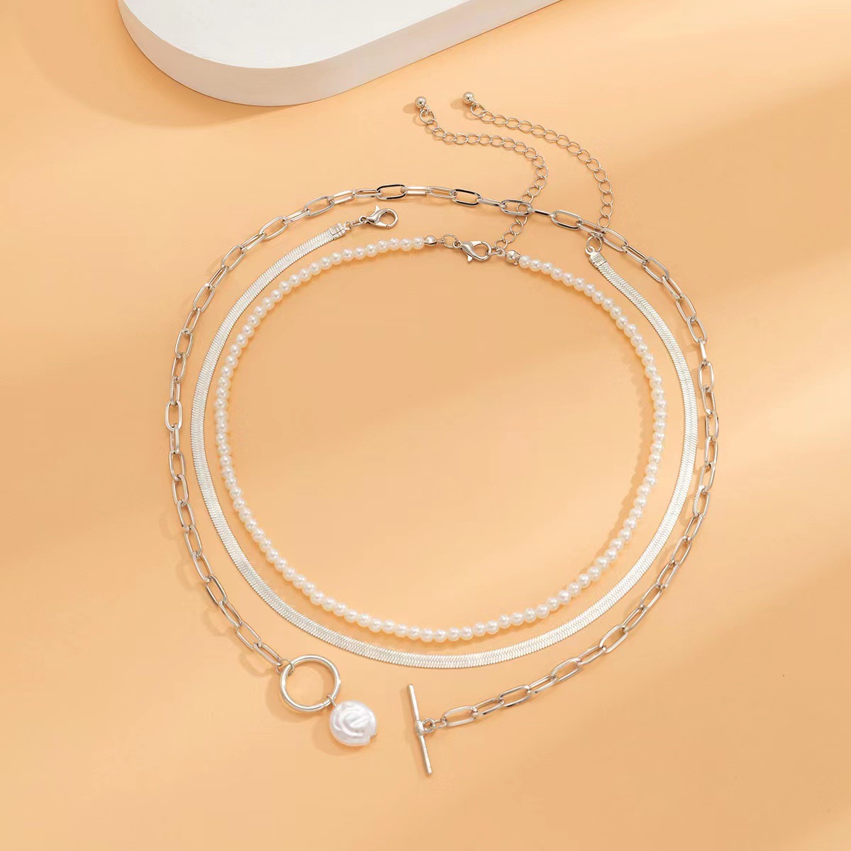 Europe and the United States cross-border jewelry temperament millet grain pearl collarbone necklace female hip-hop metal wind snake bone chain neckla