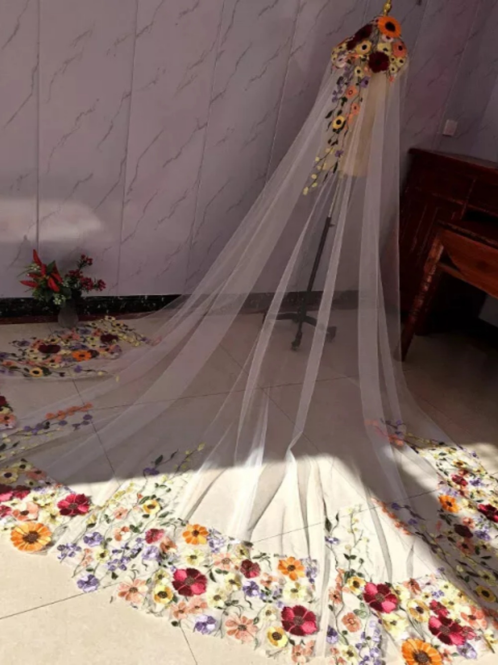 Colorful Wedding Veil Appliques Flowers One Layer Long Cathedral Length Veils With Comb Customized Bridal Accessories
