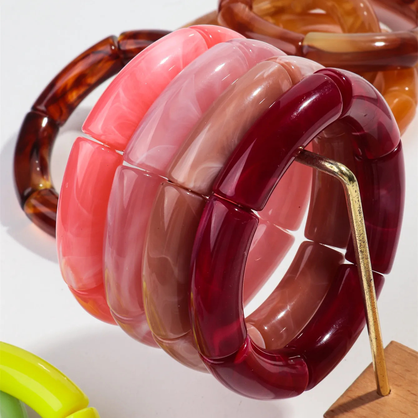 Bamboo Tube Acrylic Stack Elastic Bracelets set for Women Men Vintage 4pcs Chunky Big Elbow Beaded Cuff Bangle Boho Jewelry 250225