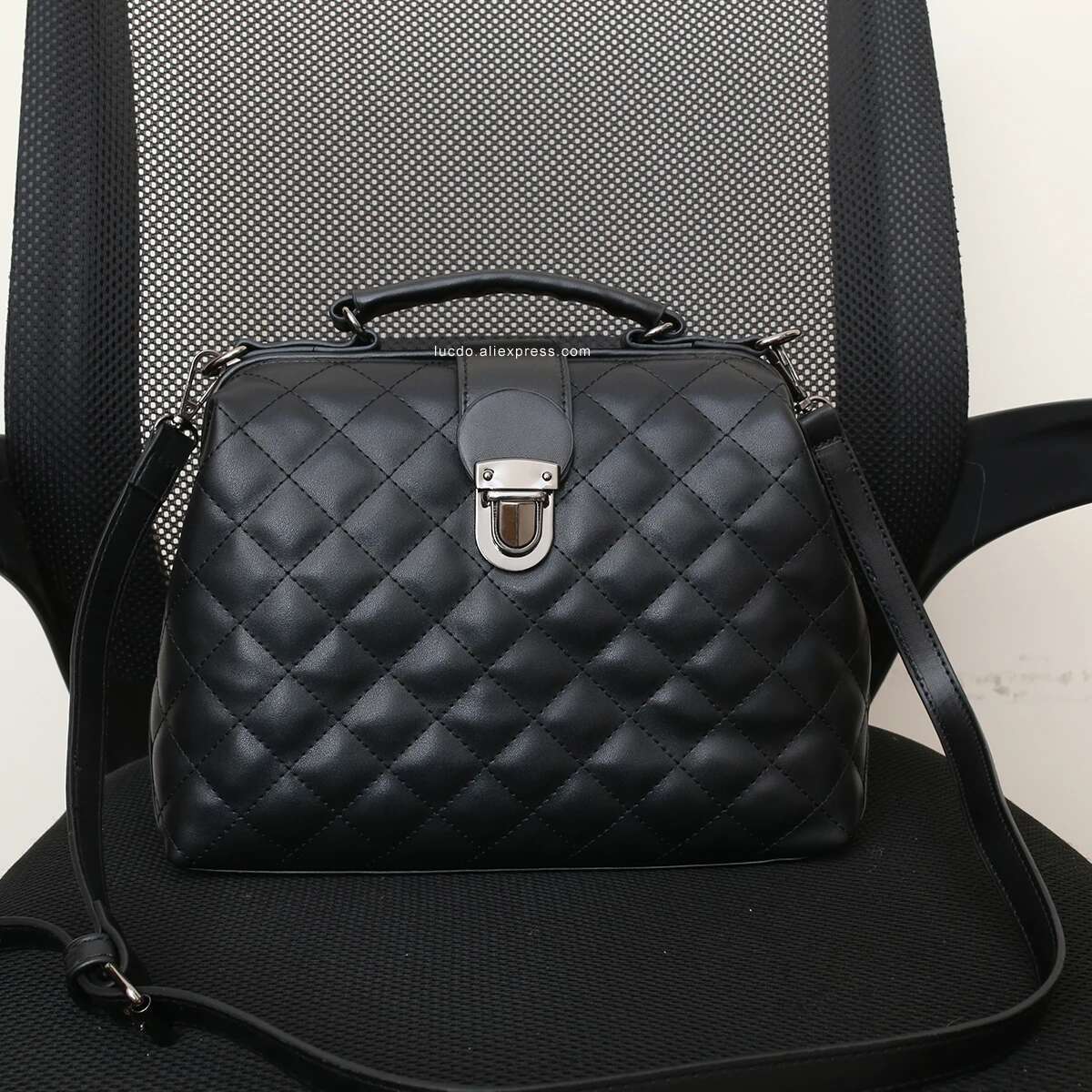 Fashion Plaid Rivets Design Doctor Crossbody Bags For Women new style High Quality PU Leather Tote Solid Color Shoulder Handbags