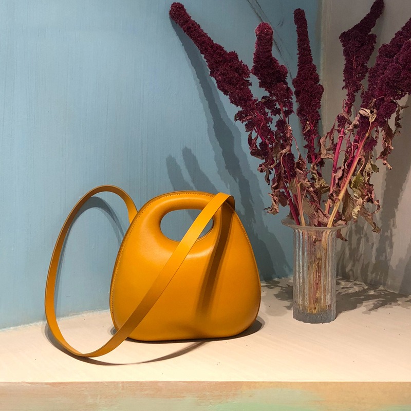 Elegant Small Round Egg Bag - Fashionable Shoulder Messenger for Everyday Use