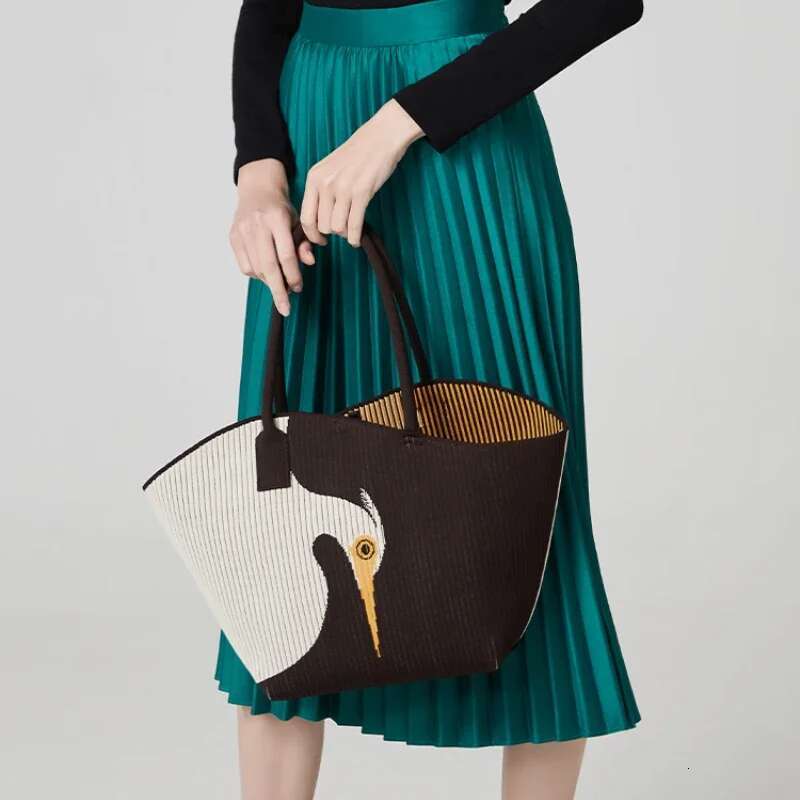 Original Designer Tote Bag Women Trend Fashion Chic Contrasting Knitted Animal Prints Handbag With Drawstring Interior Pocket