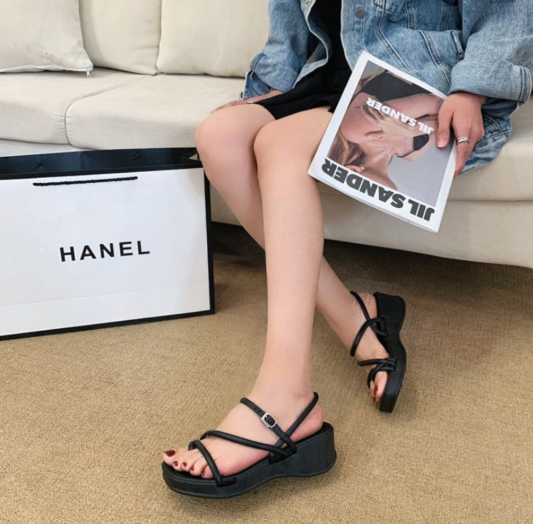 2025 New Designer Women's Wedge Slippers Soft Rubber Material Comfortable Height Raising Sandals Outdoor Beach Waterproof Slippers