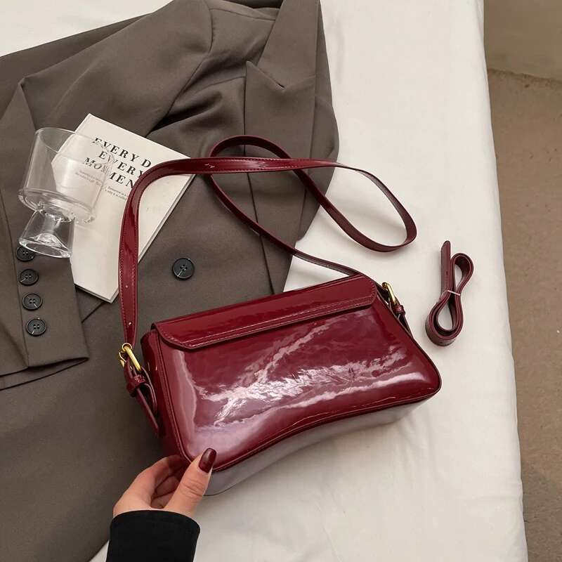 Women's Outfits Plain Color Everyday Shoulder & Crossbody Bag, Elegant Magnetic Closure Flap Saddle Bag For Daily