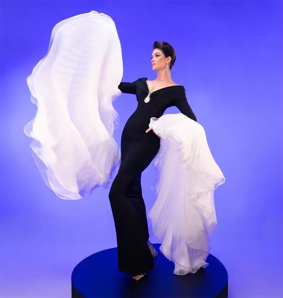 White Pleat Long Sleeve Arabic Evening Dress 2025 Crystals Black Mermaid Lace-Up Dubai Tail Gown Off The Shoulder Customized