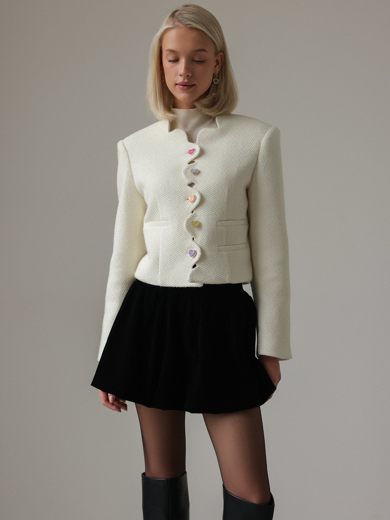 2025 Cross border Europe and America New Multi color Love Button Short Spring and Autumn Round Neck Coat 240903