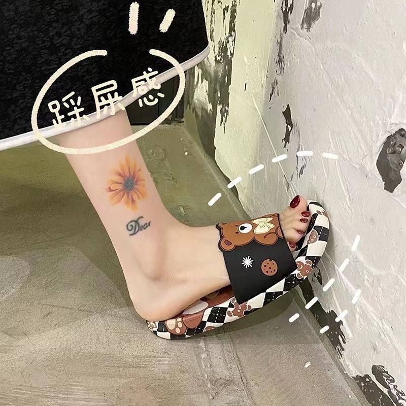 2025 New Designer Women's Sandals Casual Cute Outdoor Beach Slippers Indoor Bathroom Non Slip Slippers