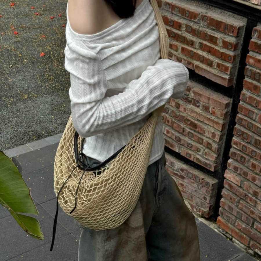 Internet Celebrity Same Style Fashionable Versatile Color Contrasting Casual Mesh Bag Weaving Bull Horn Design Single Shoulder Cross Shoulder Bag 2502