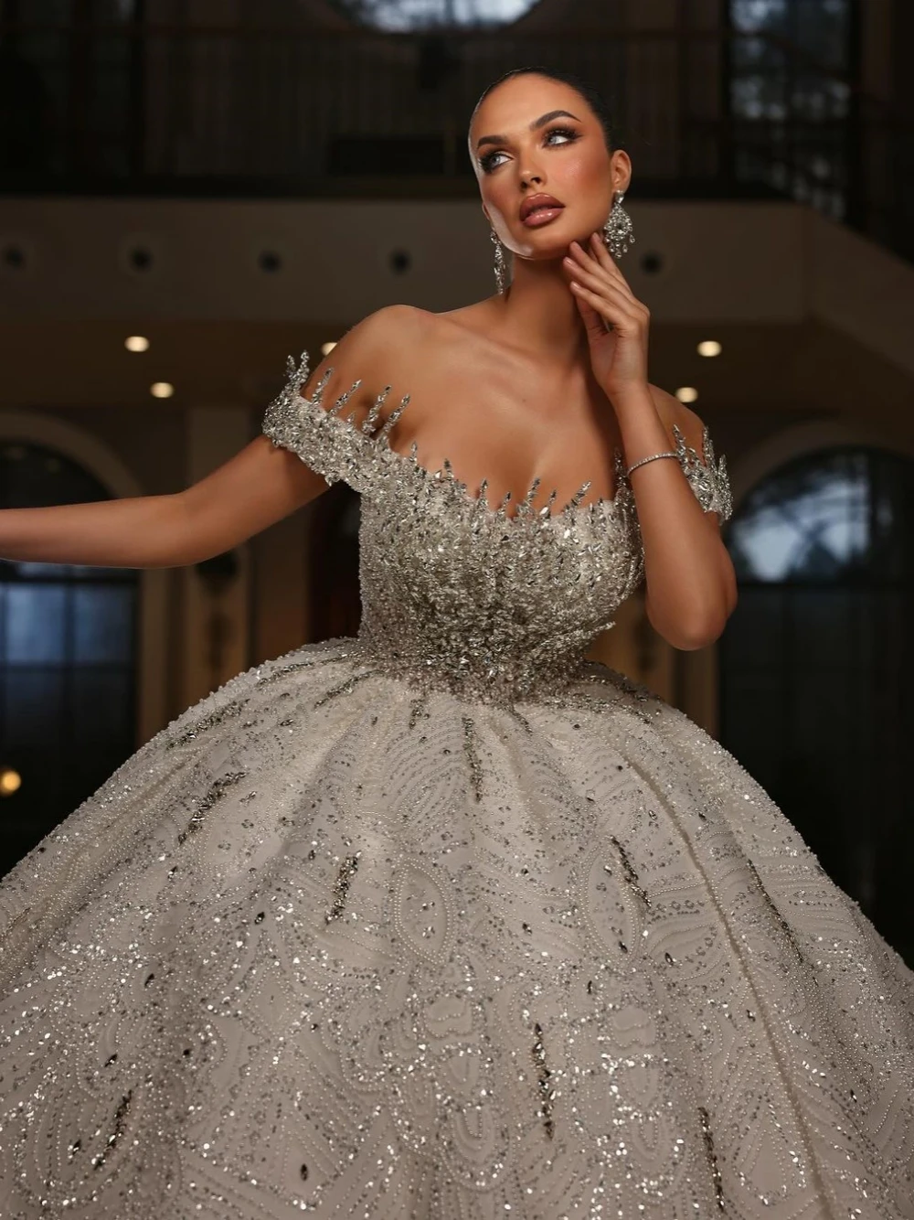 Exquisite Ball Gown Wedding Dress For Women High Collar Sleeveless Bridal Gowns Crystal Sequins Sweep Train Dresses Custom Made vestidos de novia