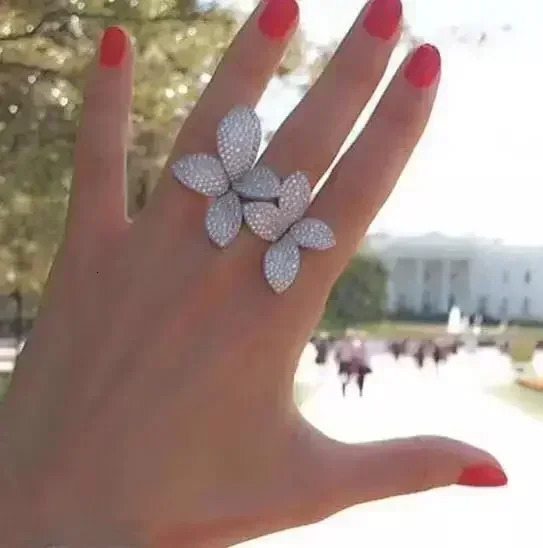 2025 Iced Out Sparkling Cubic Zirconia Cz Leaf Flower Open Adjusted Rings High Quality Women Bridal Wedding Jewelry 250225