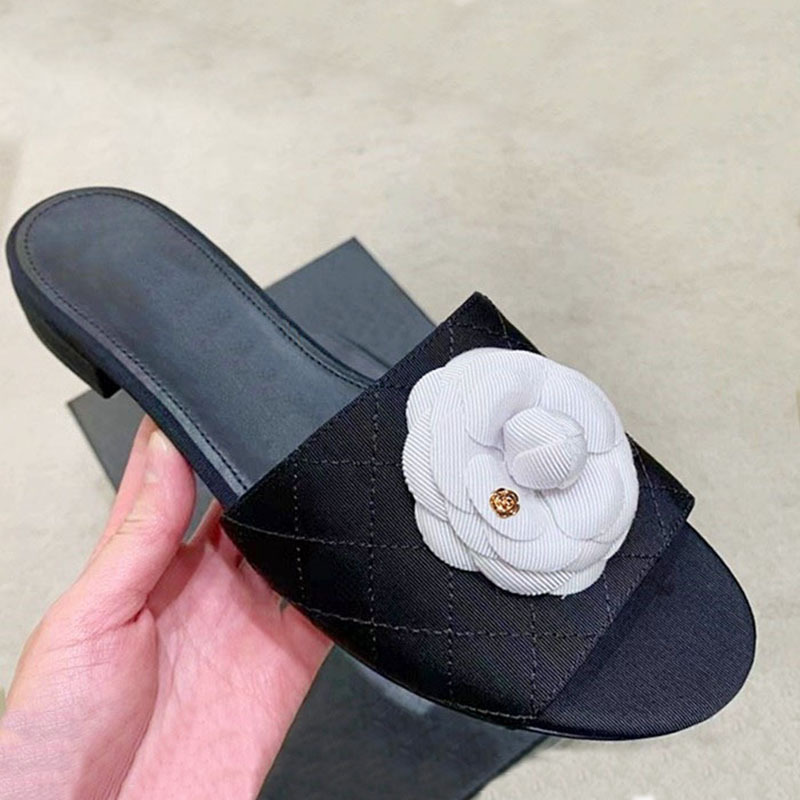 Chic Low-Heeled Ladies' Summer Footwear with Metal Floral Details Designer Camellia Sliders