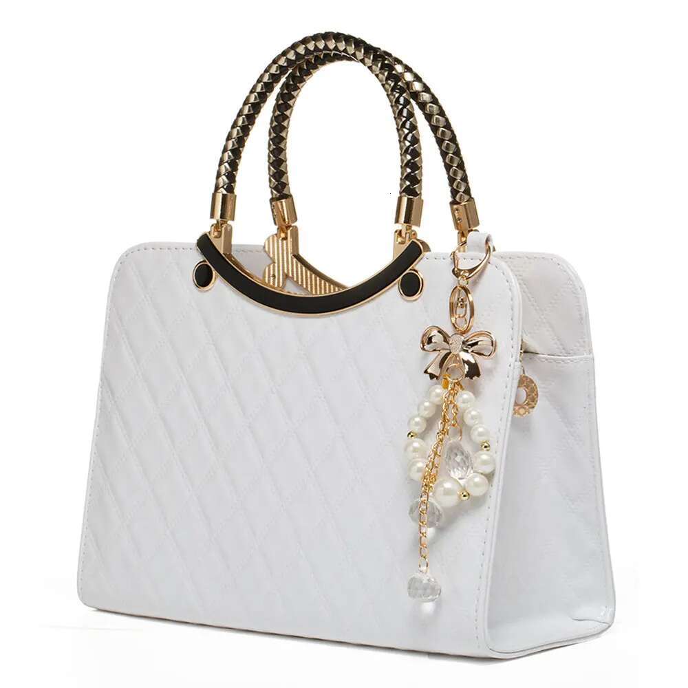 Women's New PU Leather Large Capacity Adjustable Shoulder Designer Bag Fashion Personalized Handbag Multi Functional Fashion Women's Leisure