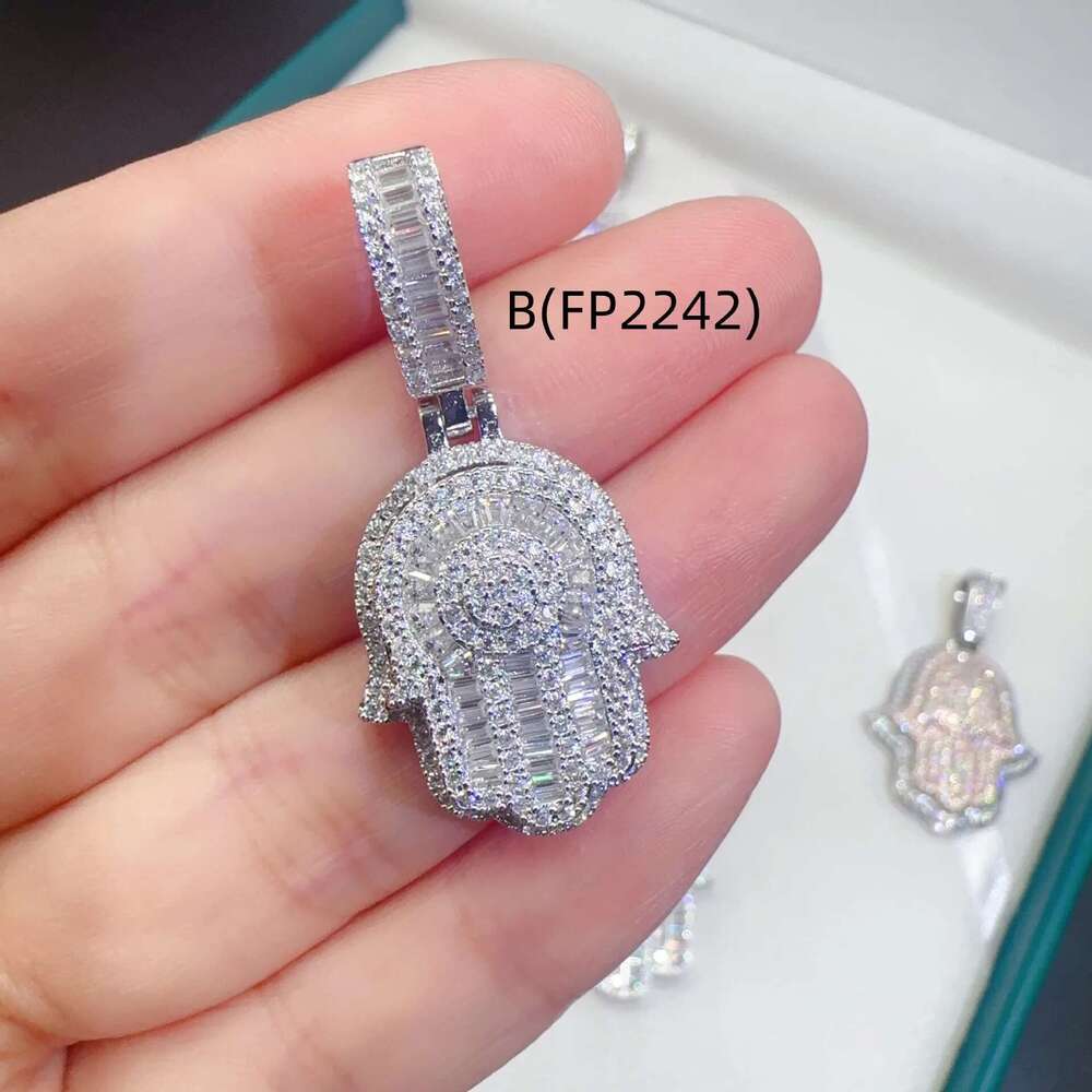 Hip Hop Baguetee Moissanite Hamsa Hand Pendant Sterg Sier Iced Bg Lab Mosan Dia Fatima Necklace Punk Pass Tester