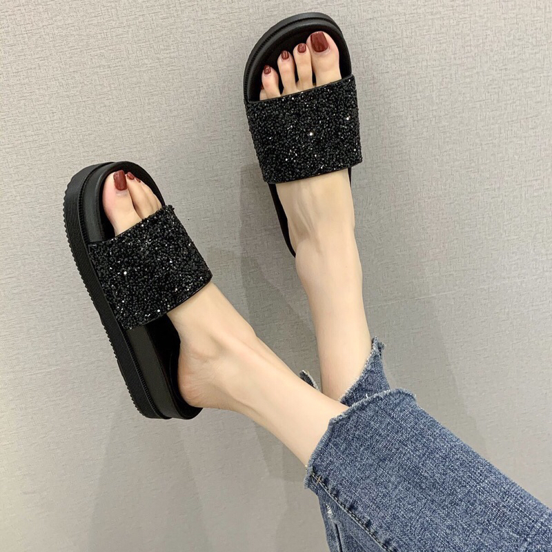 2025 New Designer Plus Size 36-41 Women's Fashionable Shiny Wedge Beach Sandals Outdoor Bk Slippers Beautiful Women's Slippers