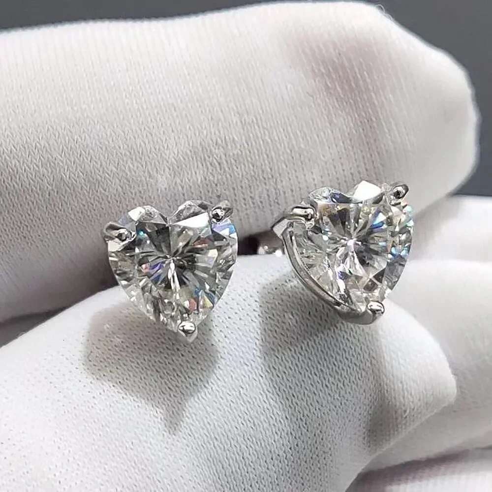 1-4Carat Heart Cut Solitaire Moissanite Dia Stud Earrings with Certificates Sier Plated Gold Ear Studs for Women