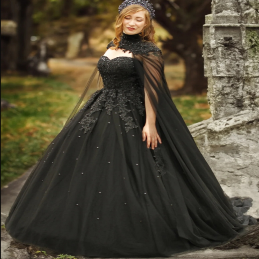 Vintage Black Gothic Wedding Dress With Clock Cape Fantasy Witch Inspired Beaded Lace Bridal Gowns Mystical Forest 2 in 1 Two Piece Rustic Country Bri
