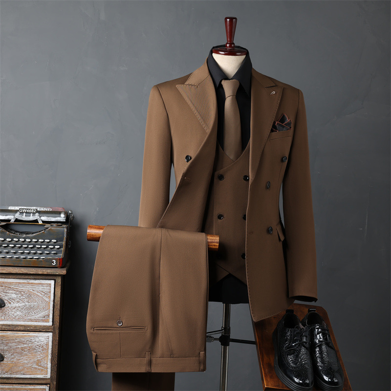 B226Stylish Businessmen's Choice: Premium Men's Double-Breasted Suits with a Modern Touch