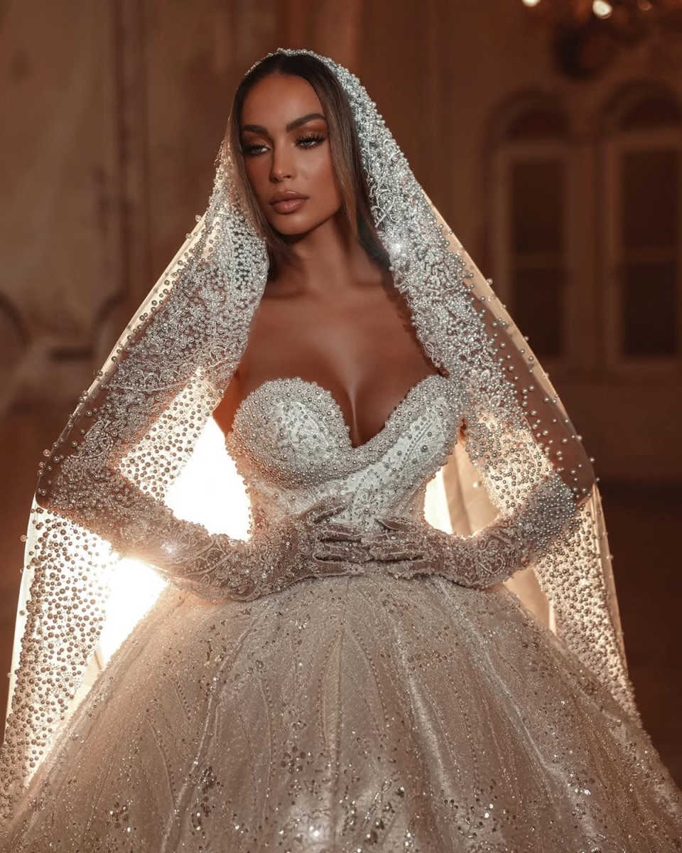 Brilliant Wedding Dresses Ball Gown Strapless Lace With Crystal Appliques Sparkling Sequins Floor-Length Court Gown Customized Bridal Gowns Vestidos D