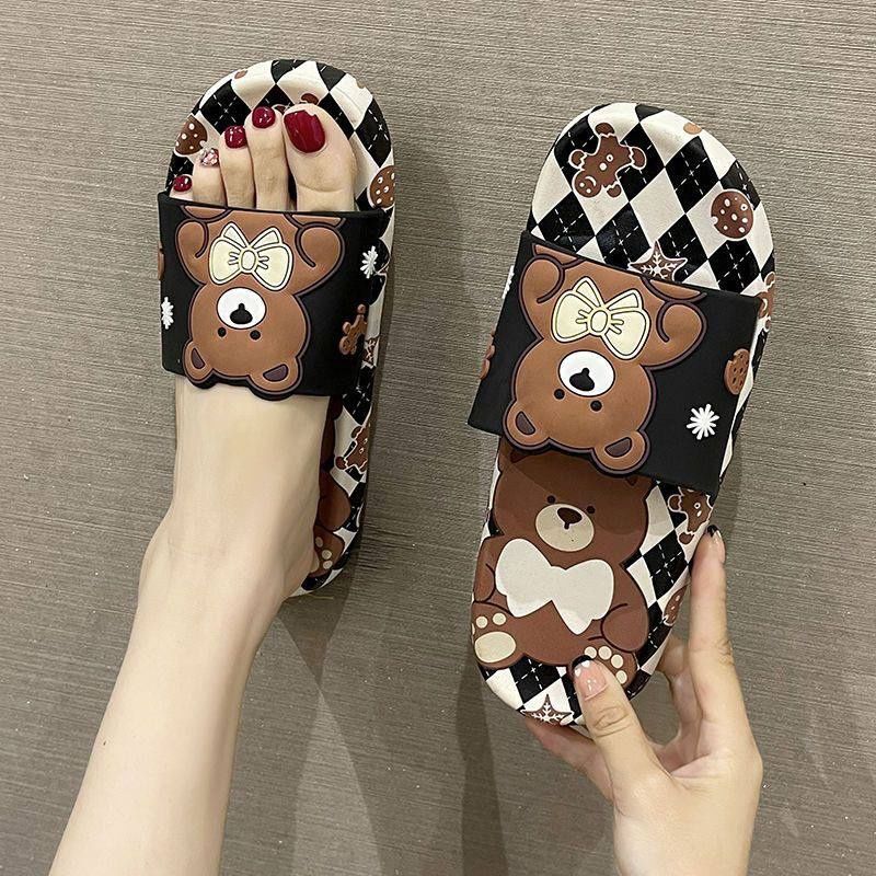 2025 New Designer Women's Sandals Casual Cute Outdoor Beach Slippers Indoor Bathroom Non Slip Slippers