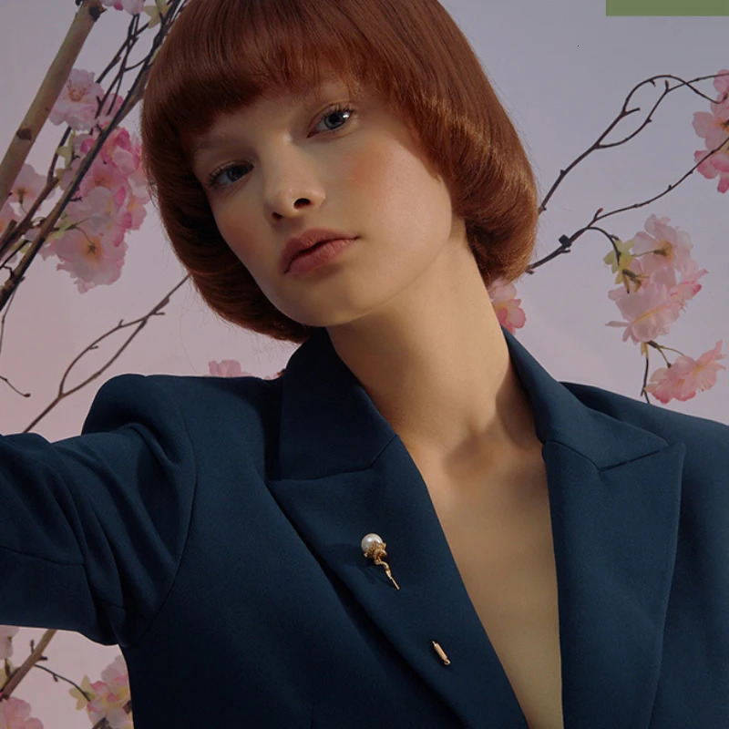 Antique gold craftsmanship retro flower snake brooches for women long pearl broche fashion charms wedding banquet jewelry 250226