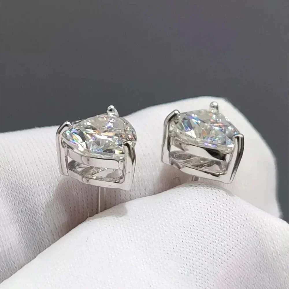 1-4Carat Heart Cut Solitaire Moissanite Dia Stud Earrings with Certificates Sier Plated Gold Ear Studs for Women