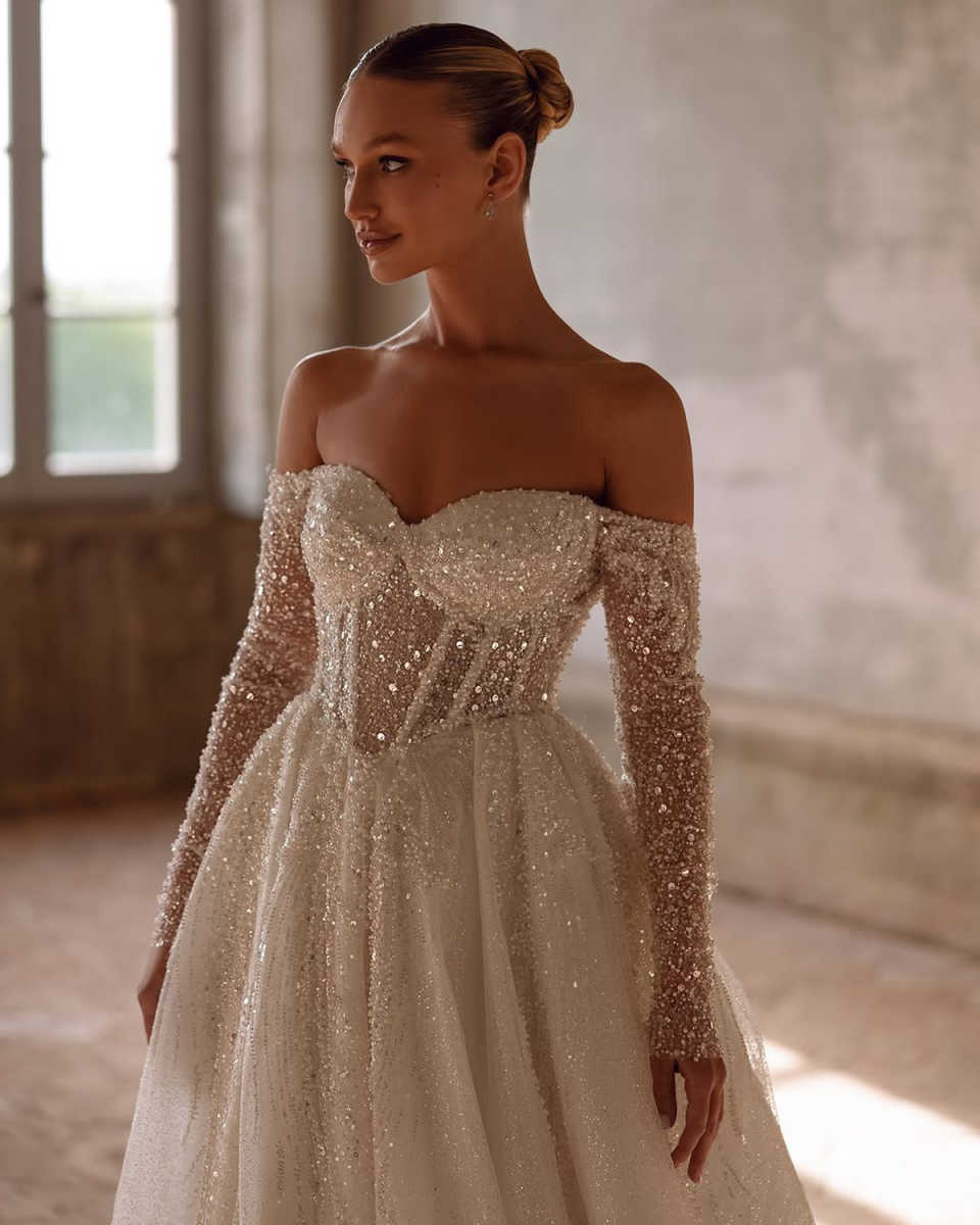 Graceful A Line Wedding Dresses Strapless Long Sleeves Beads Bling Sequins Appliques Lace Bridal Gowns Lace Up Special Occasion Sweep Train Vestido de