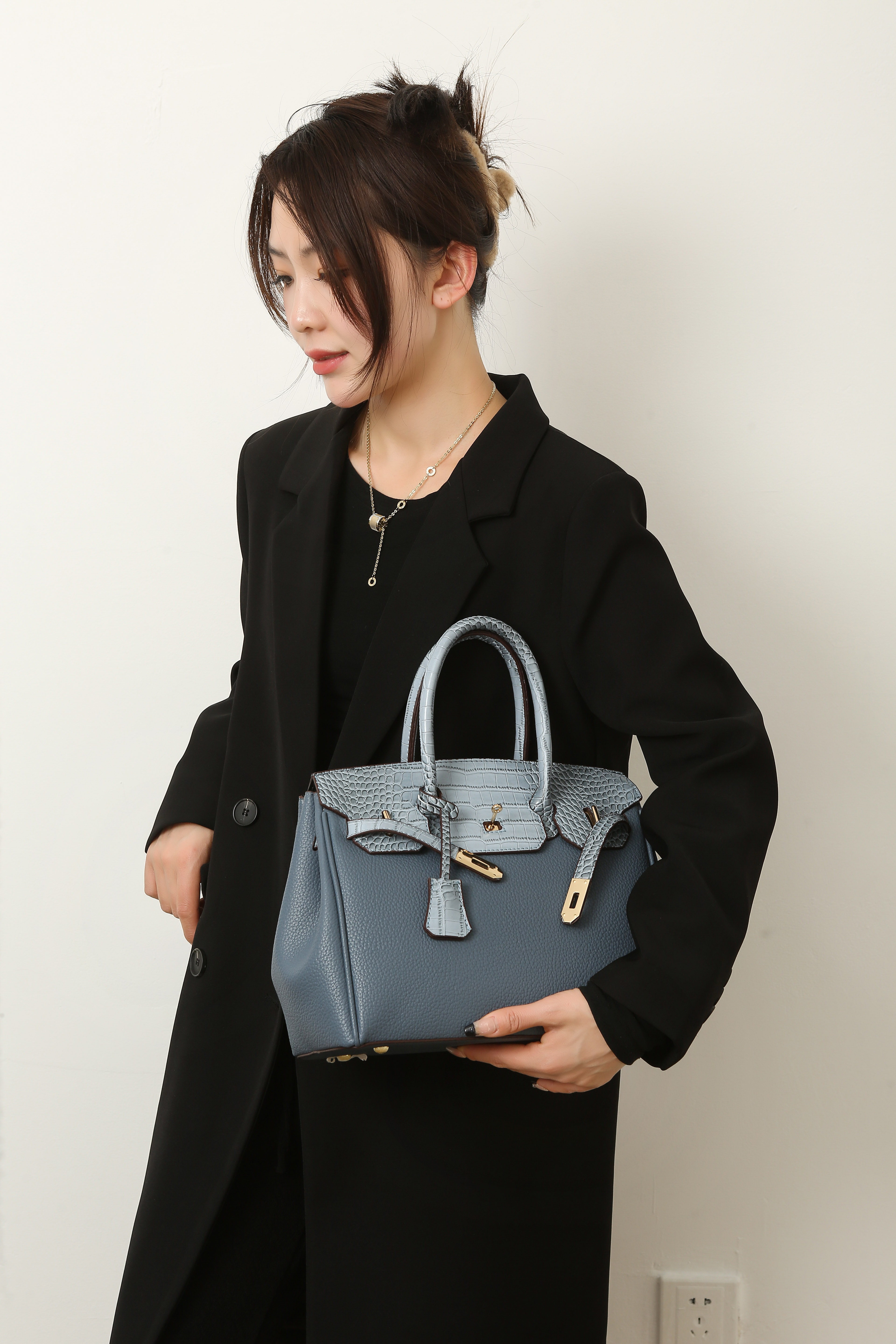 2024 New Commuter Fashion Mother and Child with Crocodile Pattern Splicing Handheld Single Shoulder Diagonal Cross Women's Bag 9018