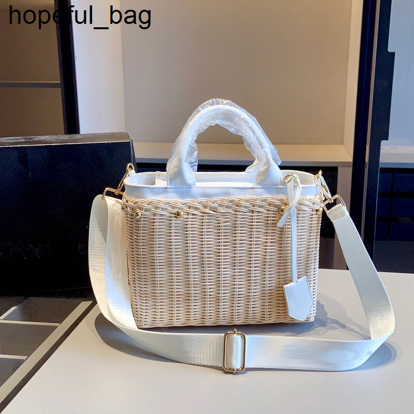 New 25ss designer rattan woven tote bag womens straw shoulder straw Manual Weave Straw Fabrics Large Capacity Vacation Beach Bags handbags Shopping bag