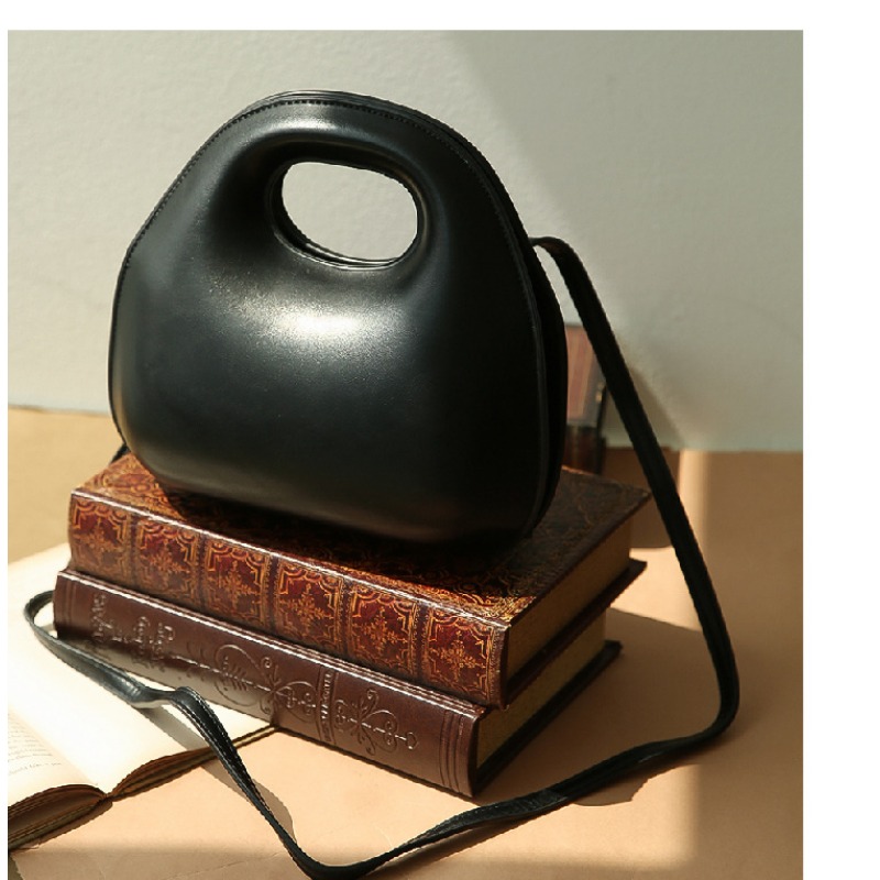 Elegant Small Round Egg Bag - Fashionable Shoulder Messenger for Everyday Use