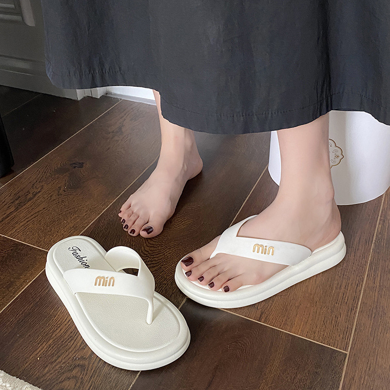 free shipping designer Slippers new 2025 summer breathable and comfortable sandals Casual Flip Flops for woman black