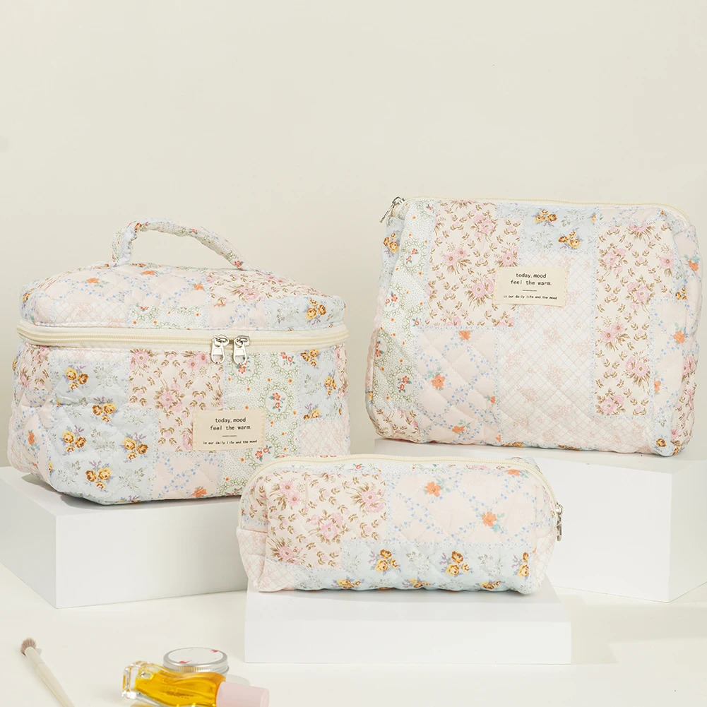 Women Large Toiletry Organizer Bag 3 Pcs Cotton Quilted Floral Cosmetic Bag Zipper Toiletry Bag Travel Bag 250221