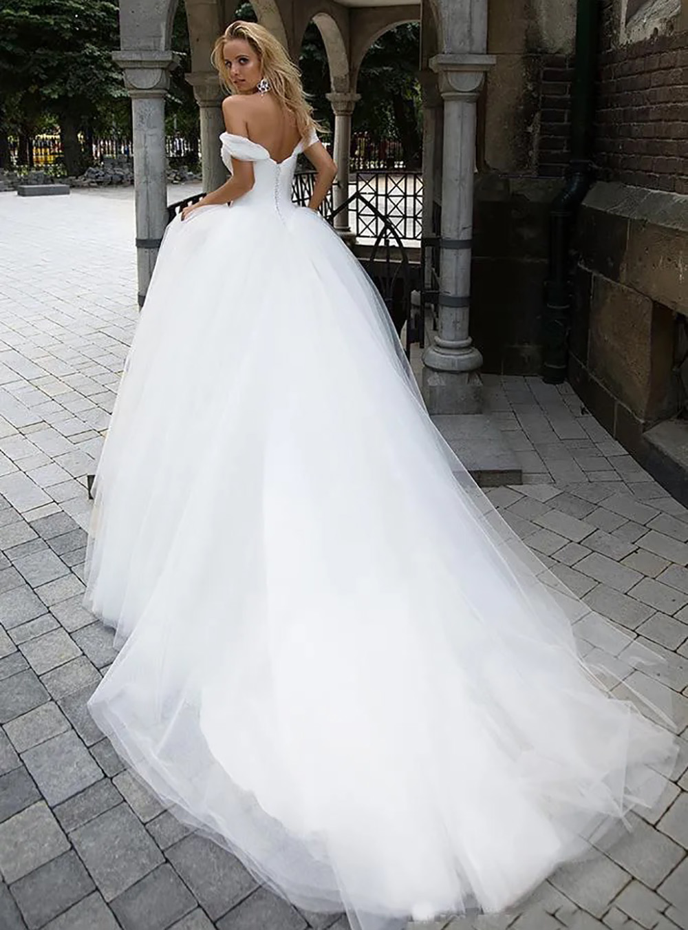 New A-Line Wedding Dresses Sweetheart Off Shoulder Princess Bridal Gowns Beaded Lace with Pearls Lace-up Wedding Dress