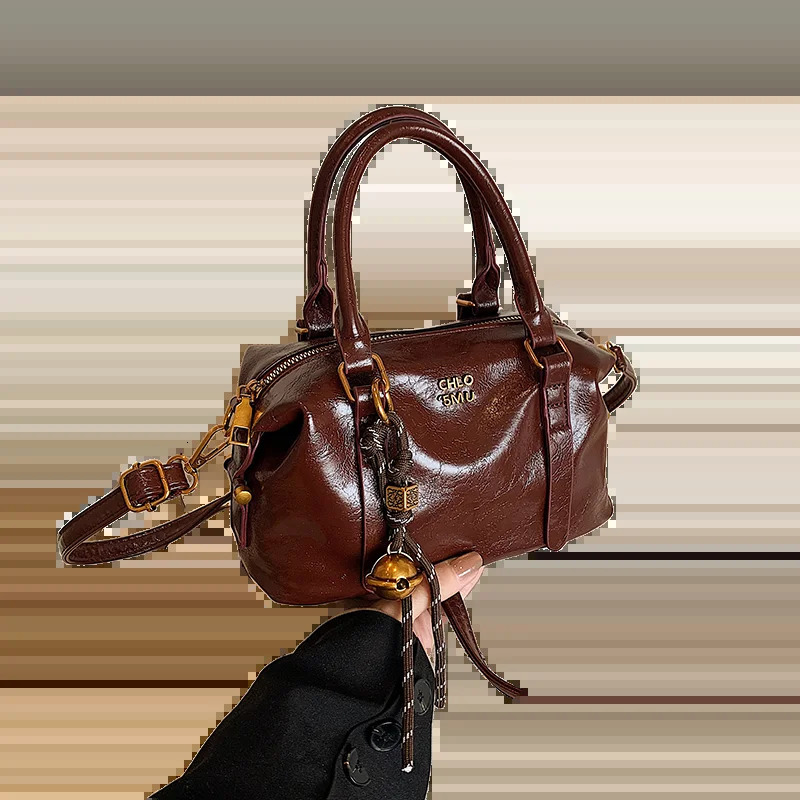 Free Shipping High-end Designer Handbags Womens 2025 New Winter Popular All-match Retro Texture One-shoulder Messenger Bag Trend 250225