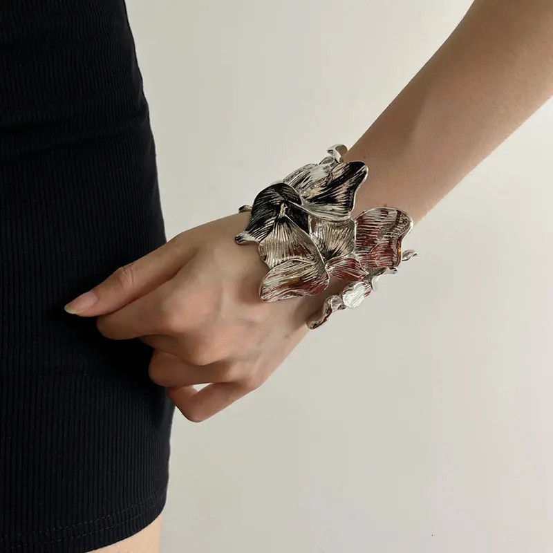 Draweye Flowers Bracelet for Women Hiphop Punk Style Vintage Ins Fashion Jewelry Bangles Exaggerated Pulseras Mujer 250225