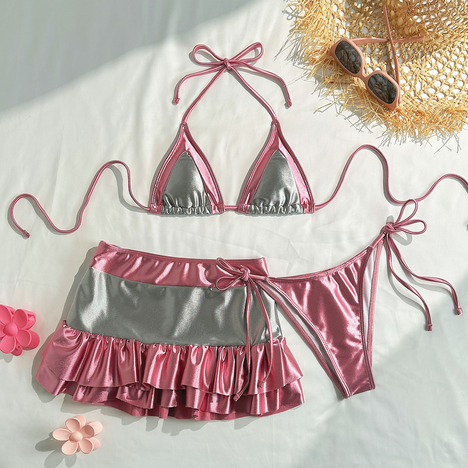 2025 New Sexy Hot Girl Oil Light Cloth Color Contrasting Bikini Three Piece Set Short Skirt Strap Female designer swimwear