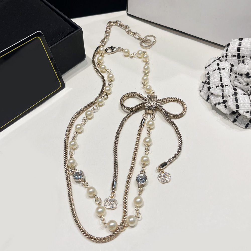 High-grade Bow Pendants Diamond Necklaces Crystal Heart Pendant 18k Gold Plated Copper Material Geometry Necklace Choker Chain Jewelry Accessories