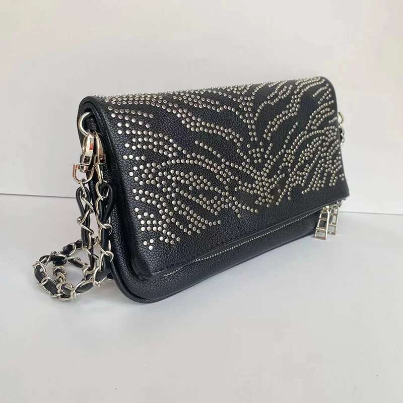 2025 New Women Chain Crossbody Lightweight Design Lady Shoulder Purse Large Capacity Classic Black Envelope Bag handbags designers