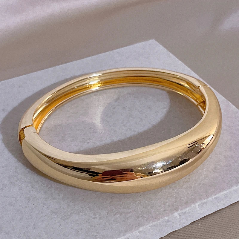 Fashion Chunky Heavy Metal Smooth Bangles for Women Gothic Punk Irregular Minimalist Alloy Wide Bracelet Fashion Jewelry Gifts 250225