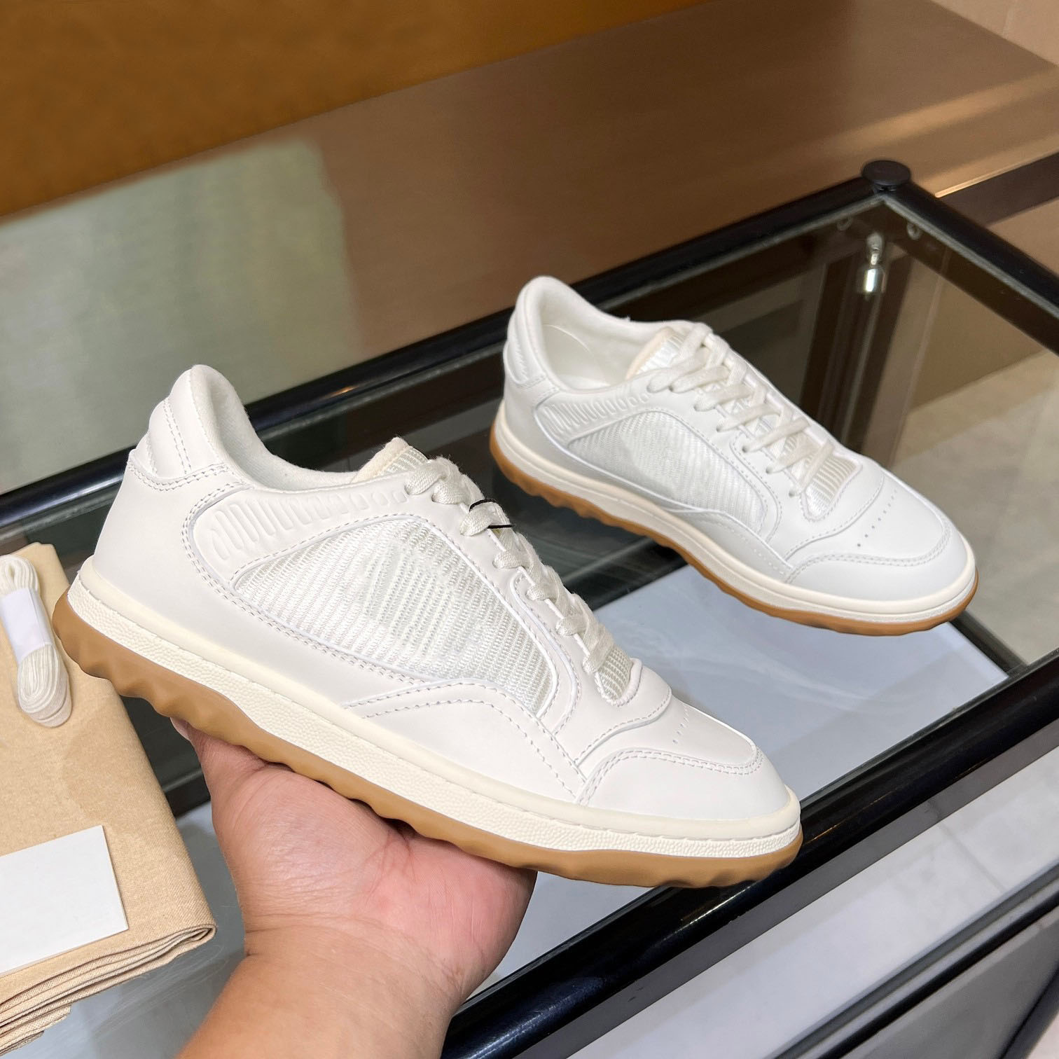 Designer Men Women Casual Shoes sneakers platform Tan clear sole black white grey red pink blue Royal Neon Green mens trainers sports sneaker