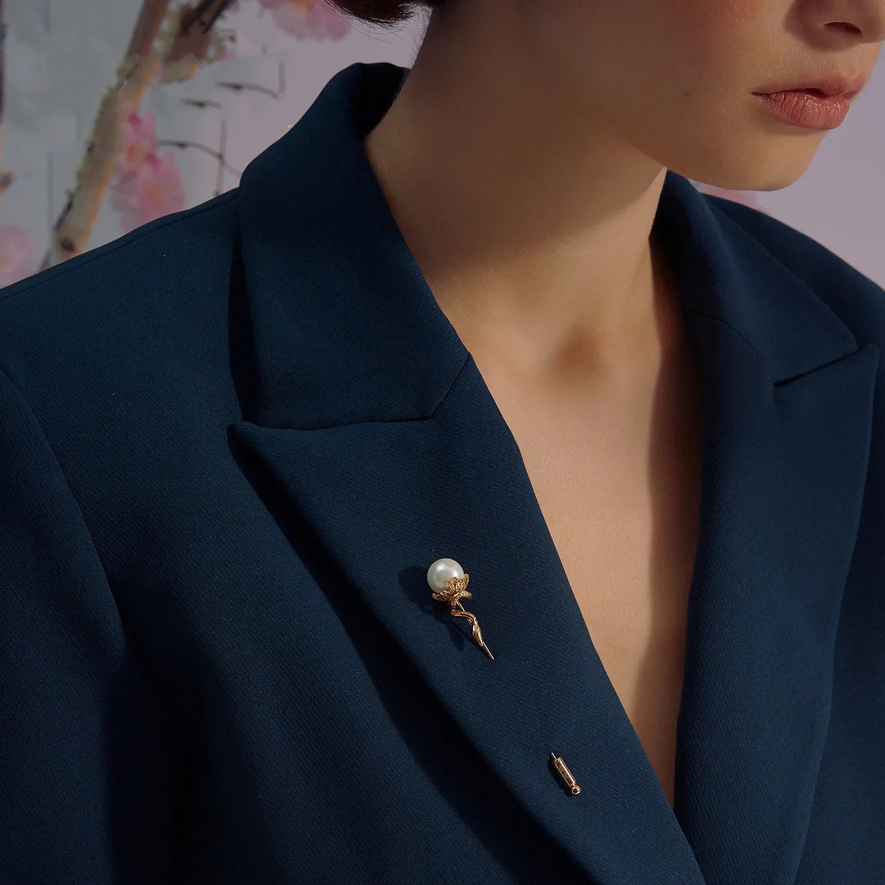 Antique gold craftsmanship retro flower snake brooches for women long pearl broche fashion charms wedding banquet jewelry 250226