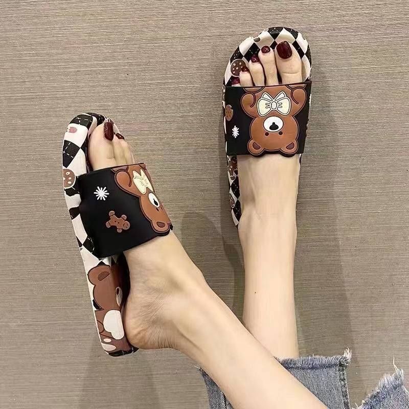 2025 New Designer Women's Sandals Casual Cute Outdoor Beach Slippers Indoor Bathroom Non Slip Slippers