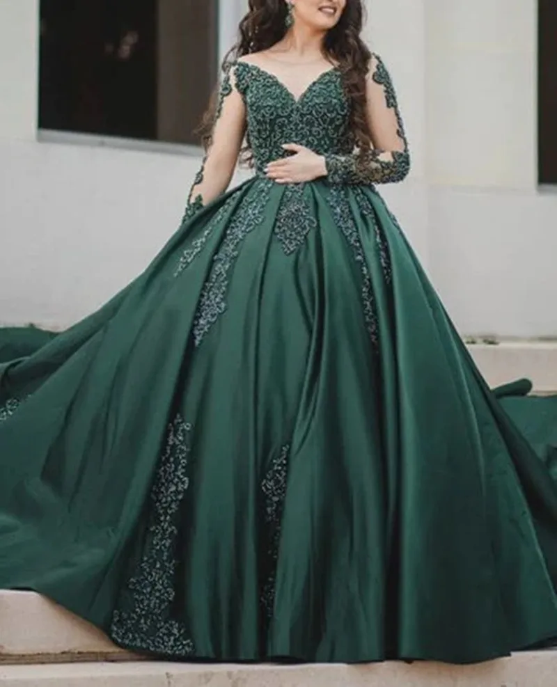 Elegant Dark Green Satin Long Arabic Prom Dresses Court Train Beaded Lace Appliques Long Sleeves Evening Gowns Dubai Kaftan Vestido De Novia