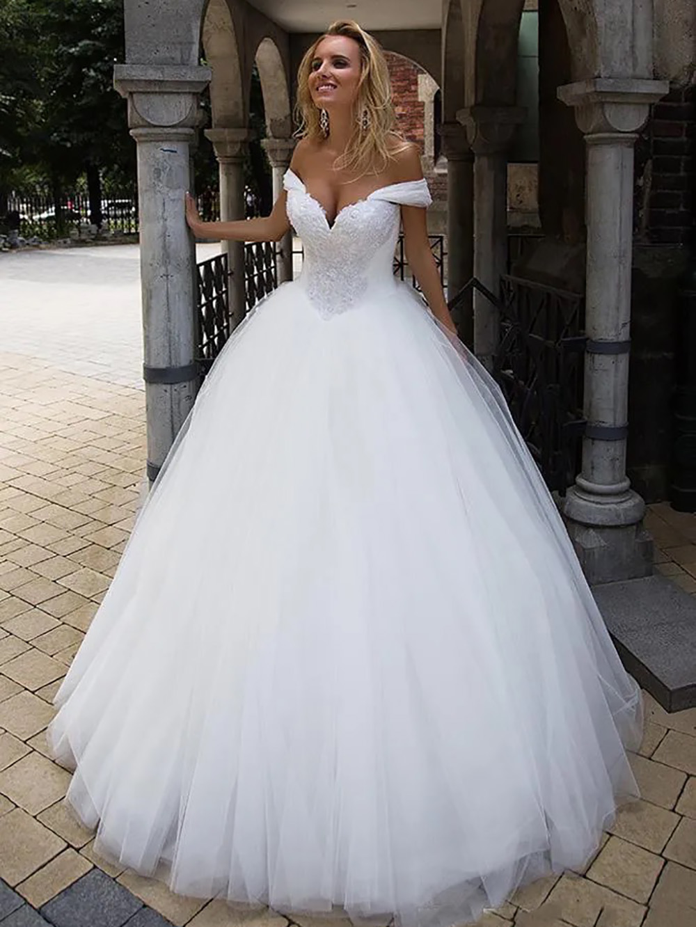 New A-Line Wedding Dresses Sweetheart Off Shoulder Princess Bridal Gowns Beaded Lace with Pearls Lace-up Wedding Dress